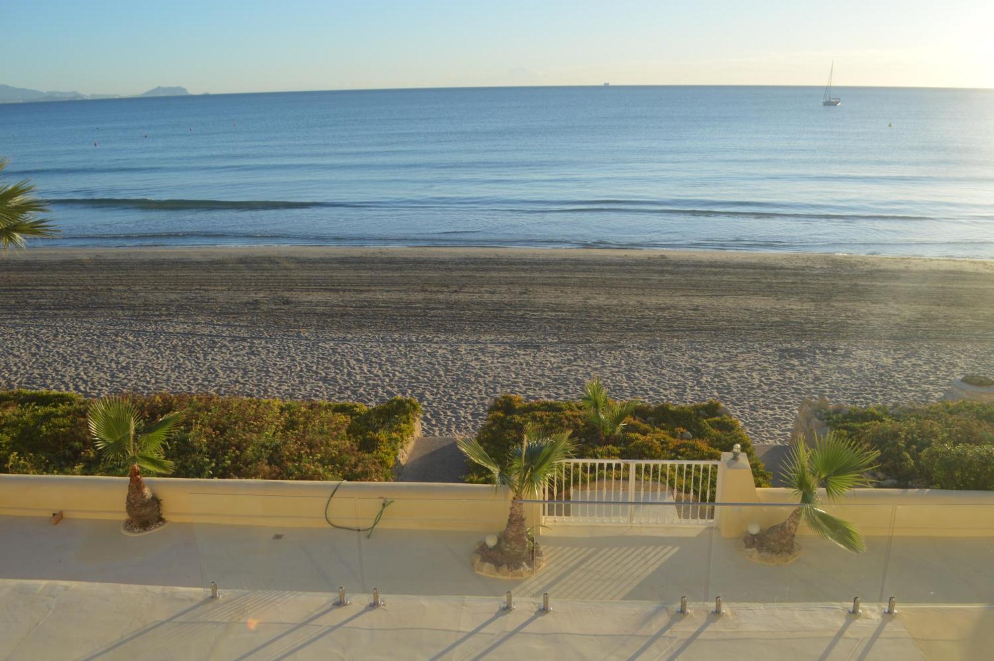 Espectacular Apartamento A Pie De Playa En Chalet Roquetes 阿利坎特 外观 照片